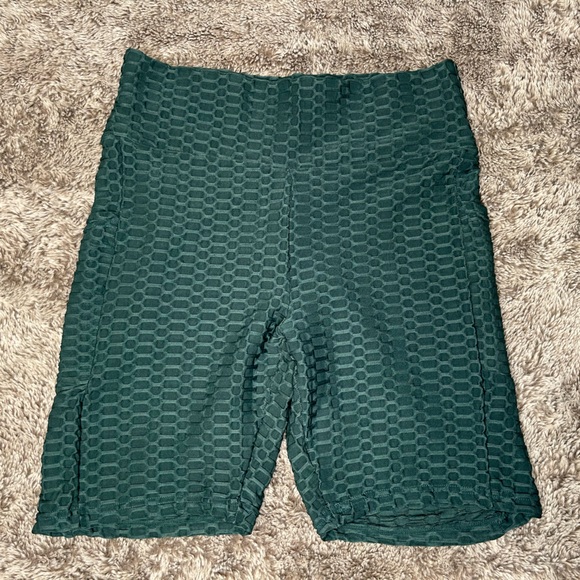 High Waisted Biker Shorts - Large - Picture 4 of 5